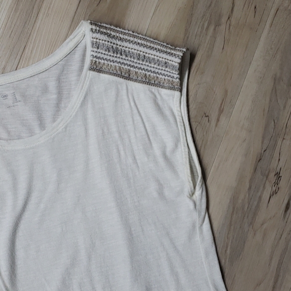 Shirt Bundle 👕 - Picture 5 of 5